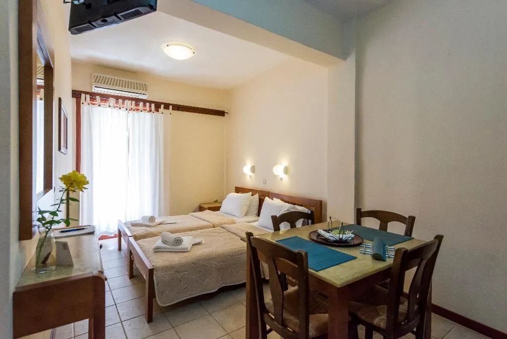 APARTMENT GARDEN VIEW Room, Villa Ganios, Kalamata