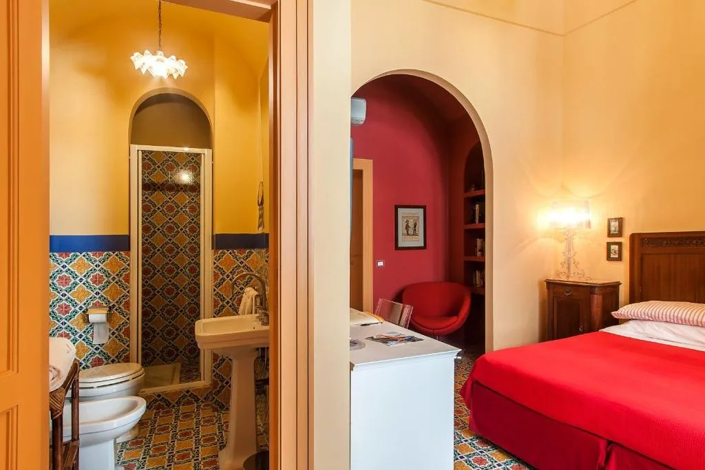 Room, Casa Astarita, Naples