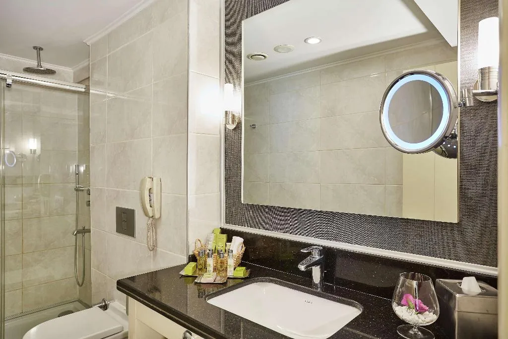 Room, DoubleTree By Hilton Izmir Alsancak, Izmir