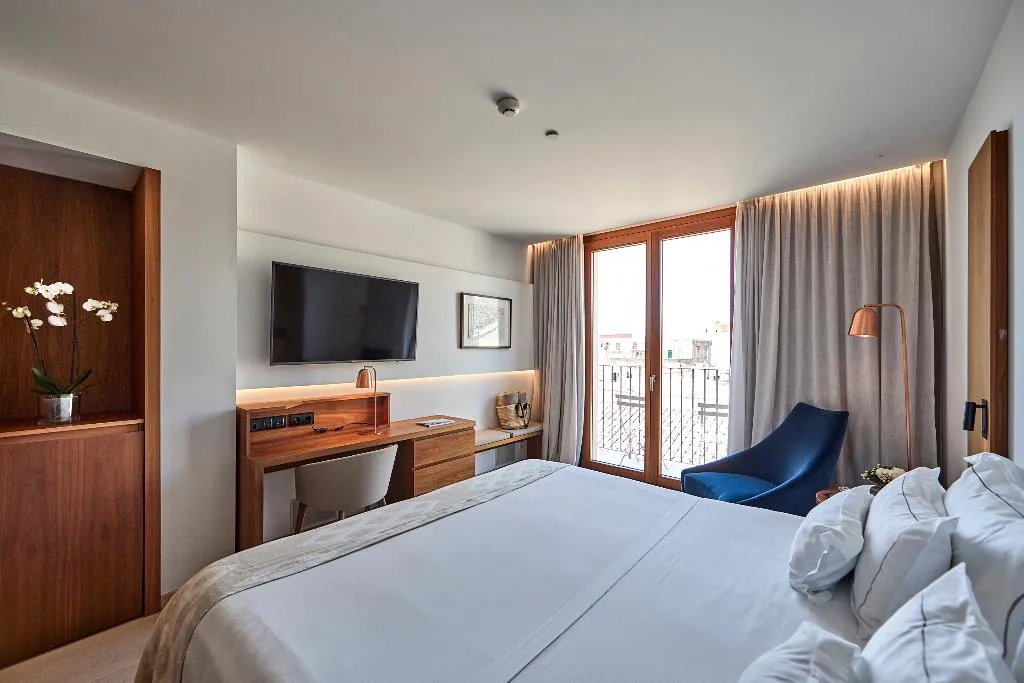 Room, Es Princep, Majorca