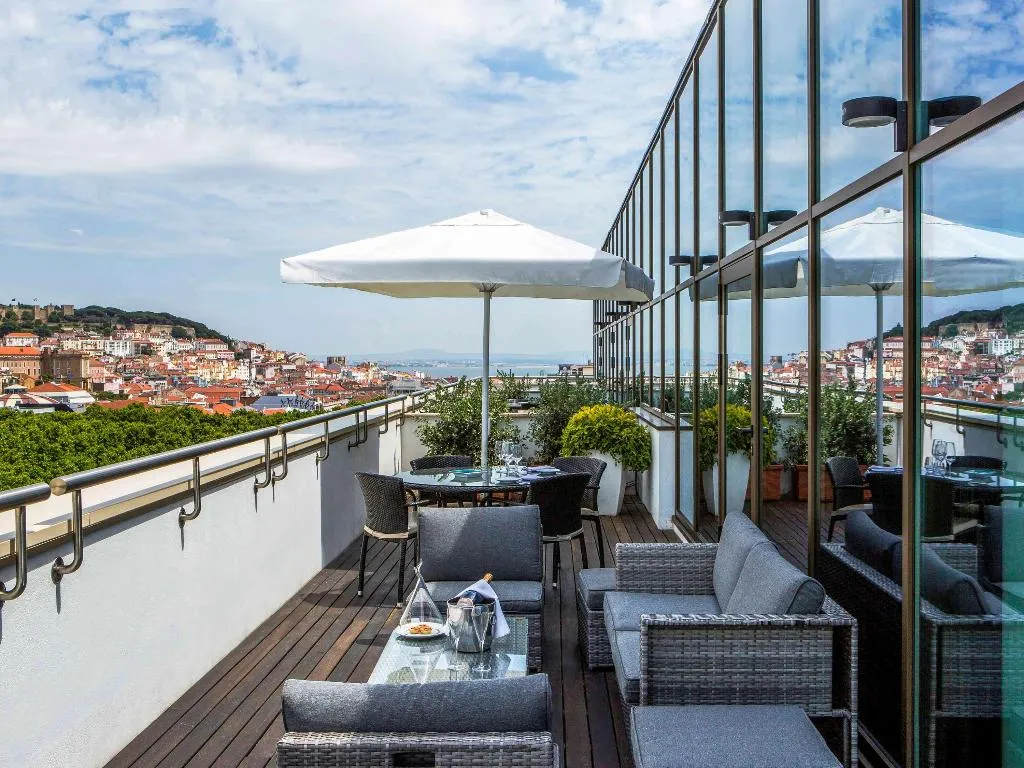 SUITE KING SIZE BED Room, Sofitel Lisbon Liberdade, Lisbon