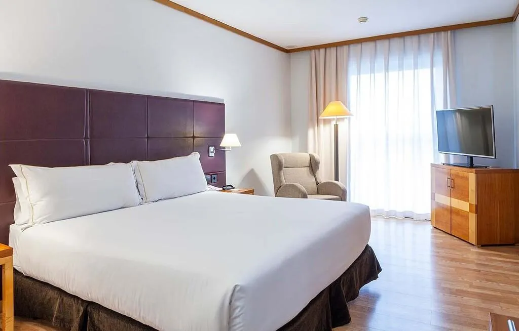 JUNIOR SUITE STANDARD Room, Senator Parque Central Hotel, Valencia