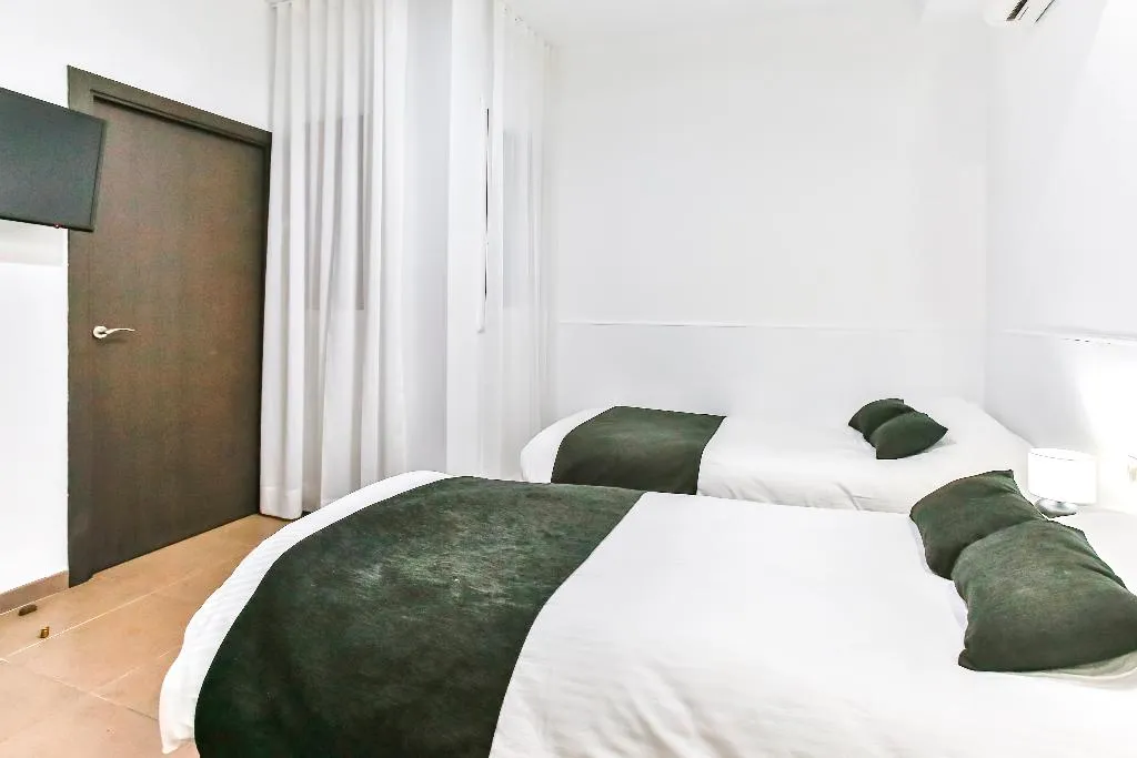 TWIN STANDARD Room, Laramond Barcelona Rooms, Barcelona