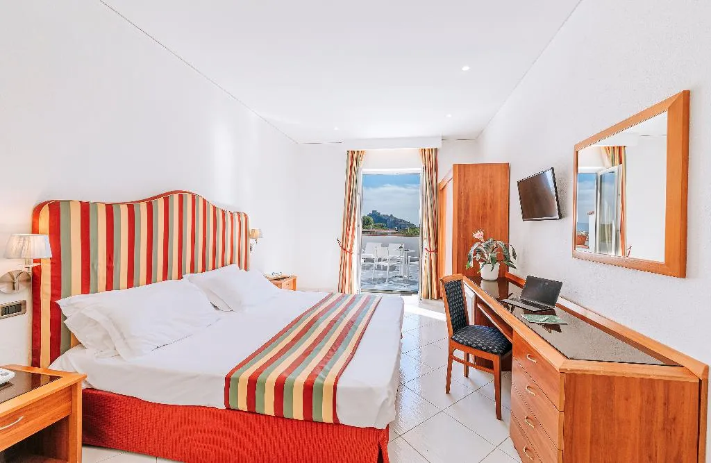 JUNIOR SUITE STANDARD Room, Regina Palace Terme, Naples