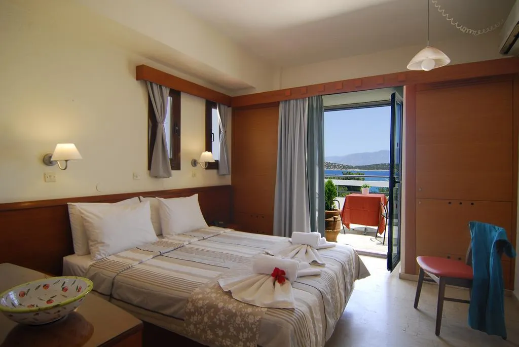 Room, Lato, Crete