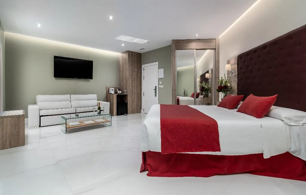 JUNIOR SUITE CAPACITY 3 Room, Los Arcos, Costa Del Sol