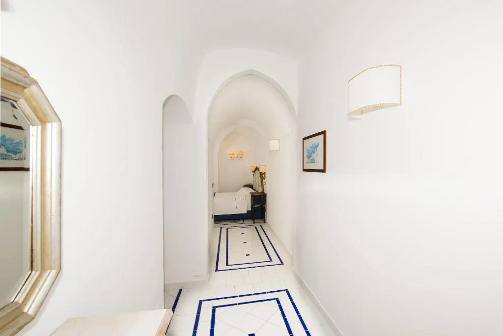 Room, Miramare, Naples