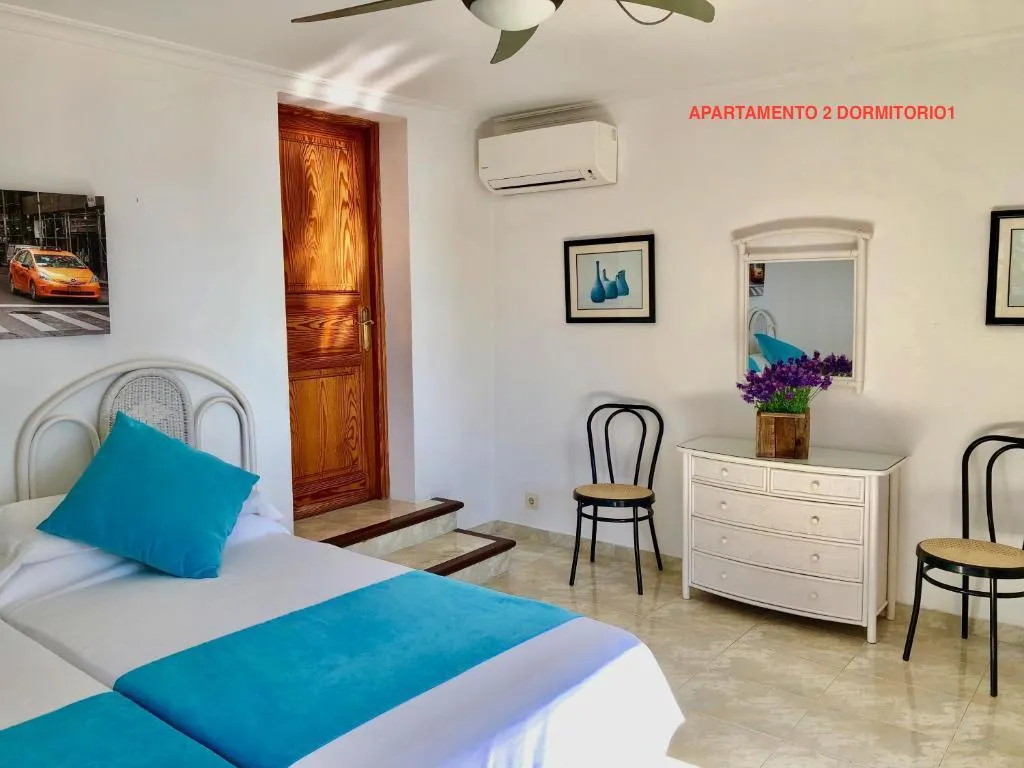 APARTMENT BEACH FRONT TWO BEDROOMS Room, Torre Playa, Majorca
