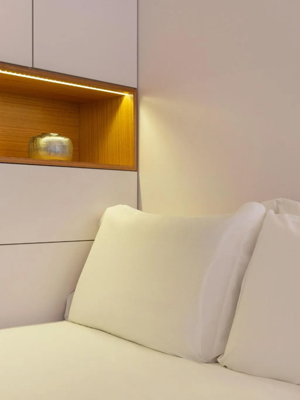 Room, Domum, Porto