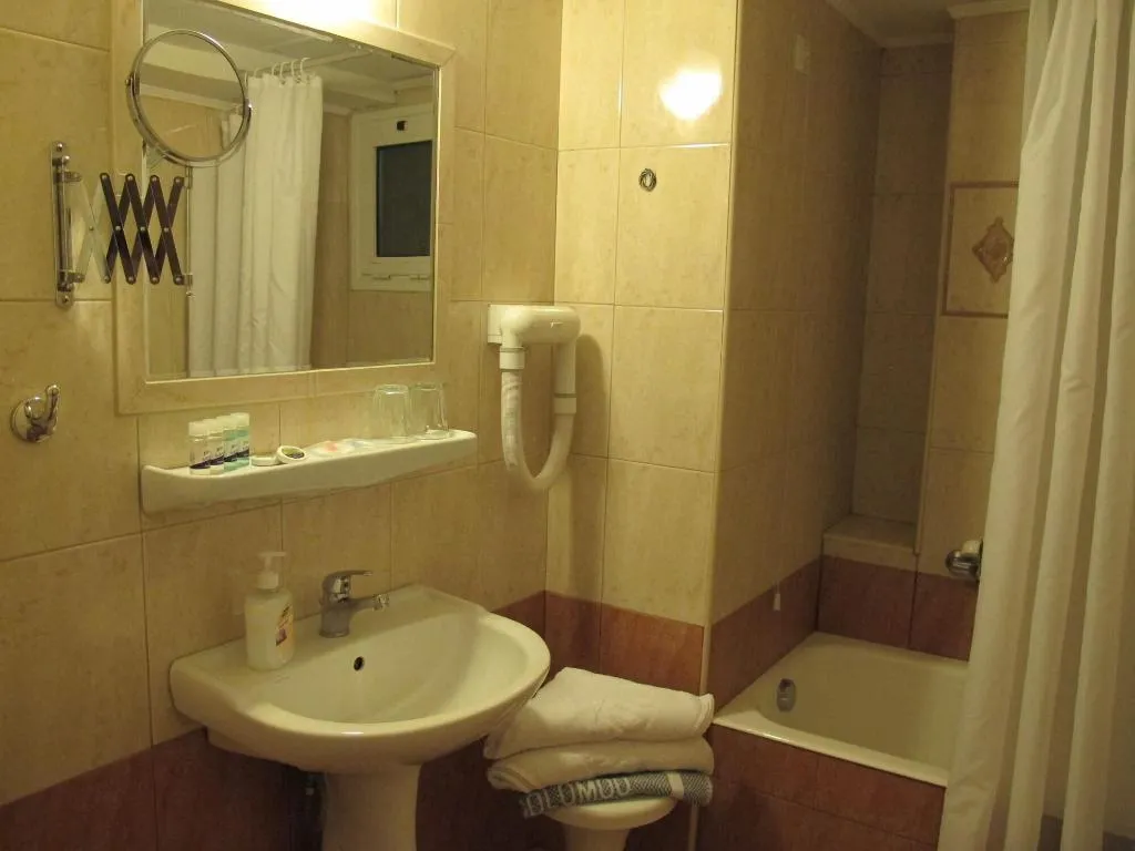 Room, Solomou Athens, Athens