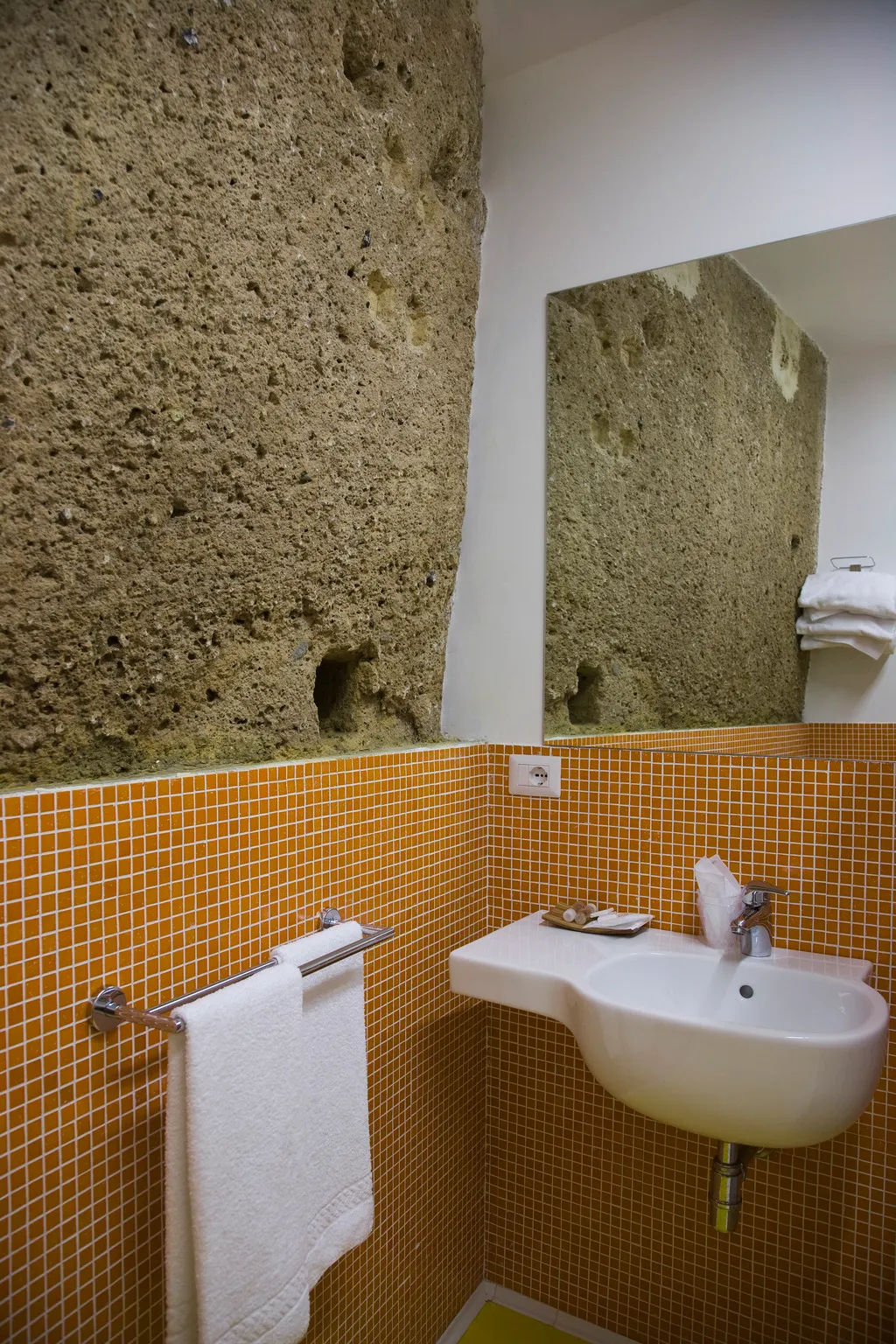 TRIPLE STANDARD Room, Correra 241, Naples