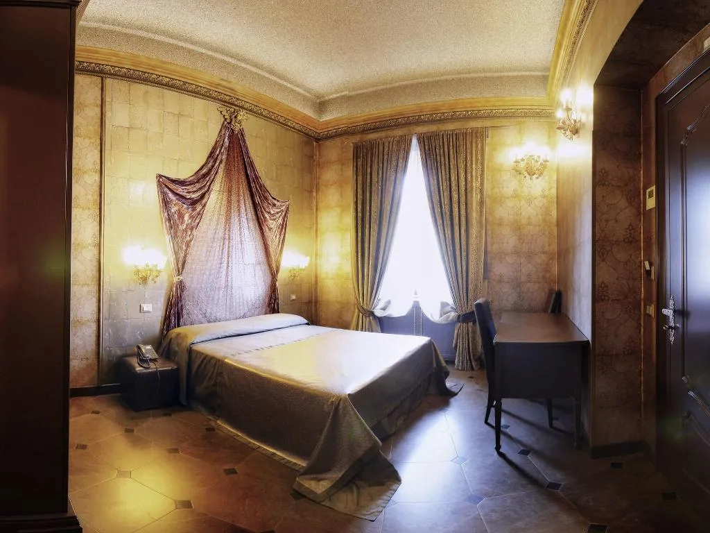 Room, Antica Dimora Delle Cinque Lune, Rome