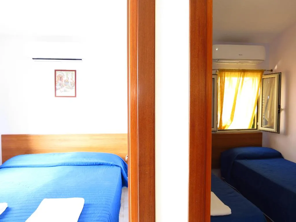 CHALET CAPACITY 4 Room, Baia Serena, Naples