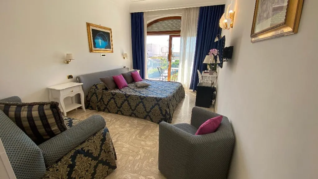 JUNIOR SUITE STANDARD Room, Bougainville Luxury Boutique Hotel, Naples