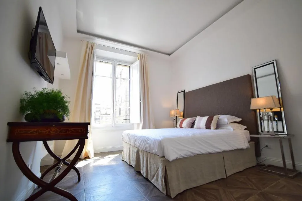 Room, Kf Deluxe B B, Florence