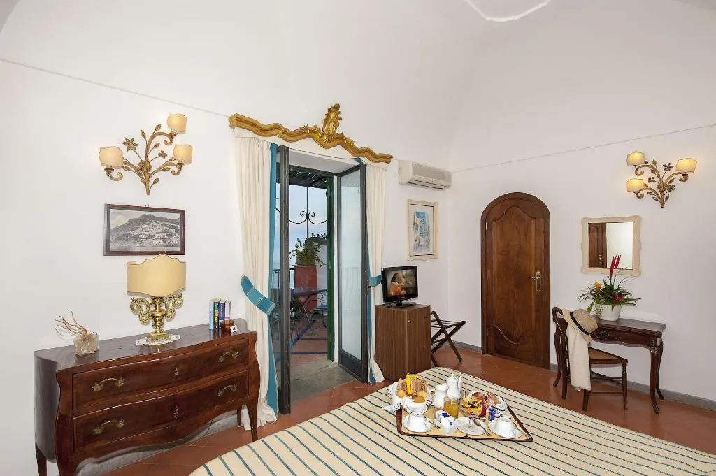 Room, Miramare, Naples