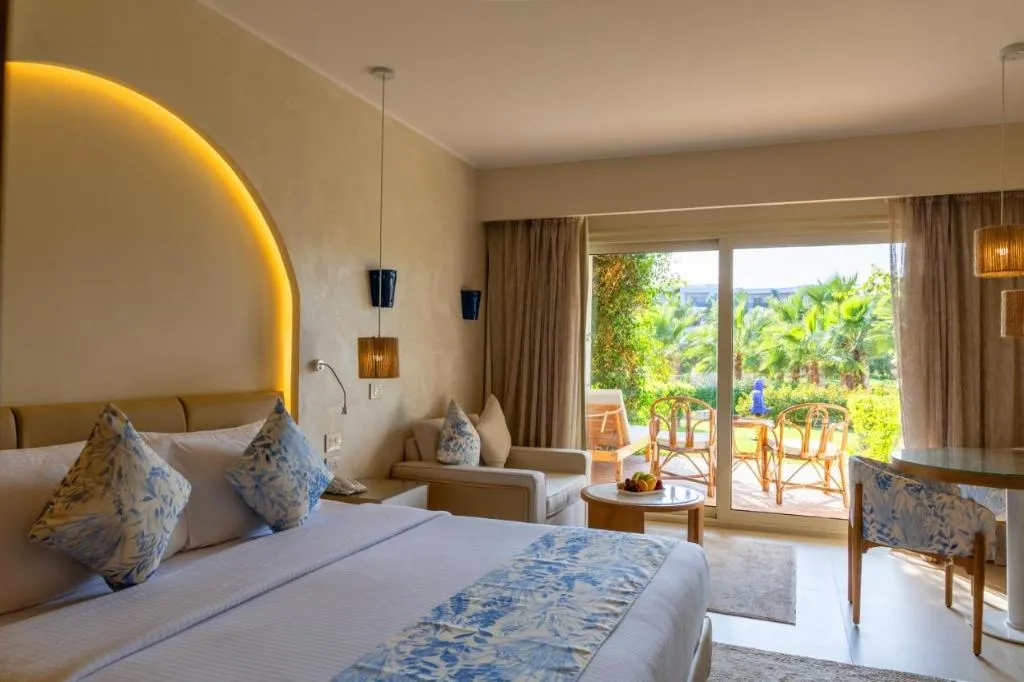 TRIPLE DELUXE SIDE SEA VIEW Room, Fort Arabesque Resort, Spa and Villas, Red Sea Riviera