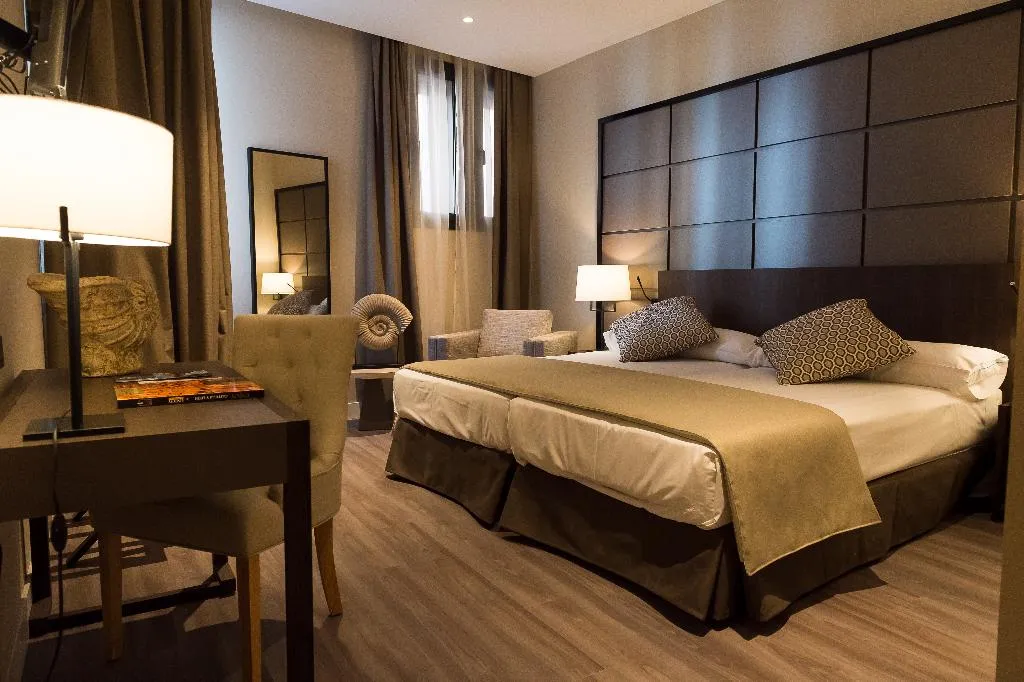 Double or Twin SUPERIOR Room, Palacio de Valderrabanos, Madrid