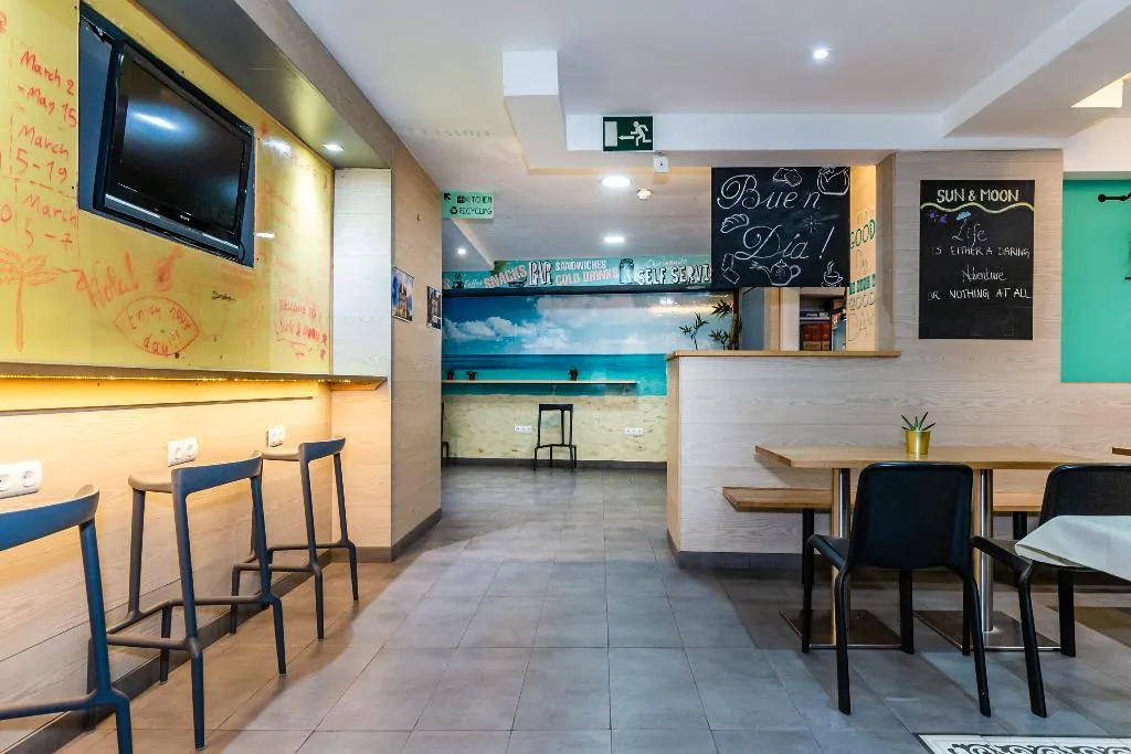 Lobby, Sun & Moon Hostel, Barcelona