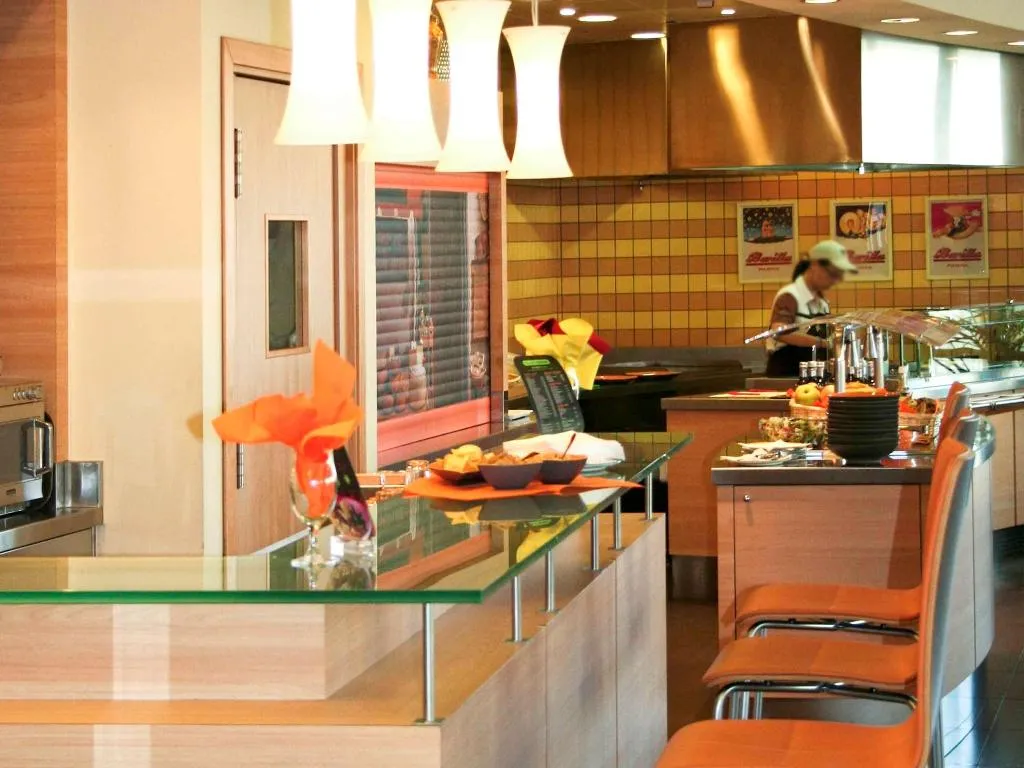 Bar, Ibis Como, Milan