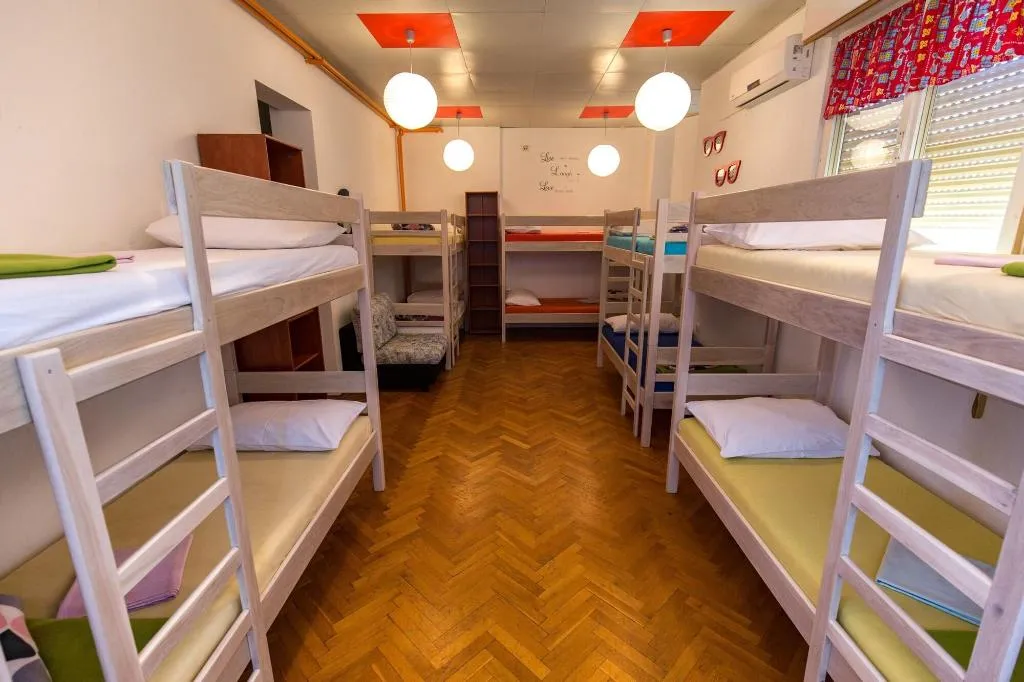 Room, Crazy House Hostel Pula, Istria