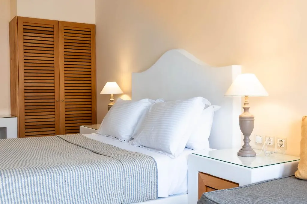Double or Twin STANDARD Room, Sellada Beach, Santorini