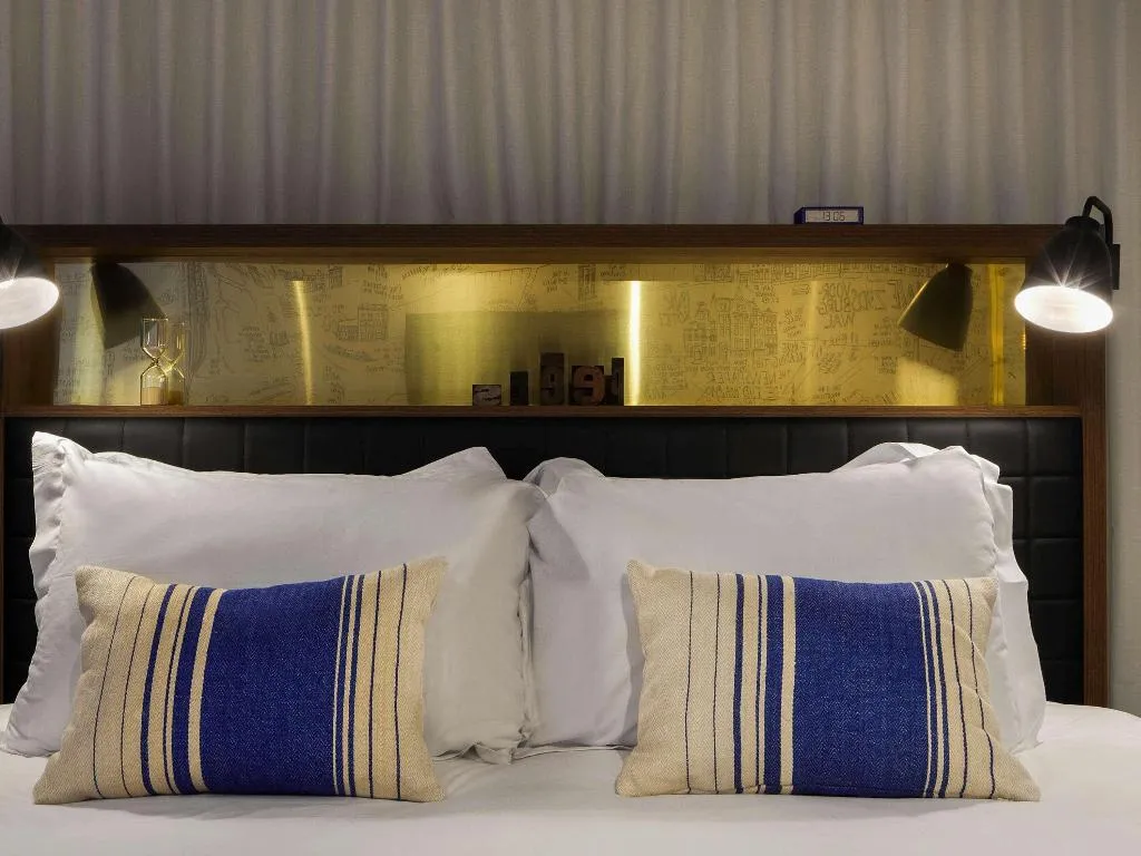 DOUBLE CLASSIC QUEEN BED Room, Ink Hotel Amsterdam - MGallery Collection, Amsterdam