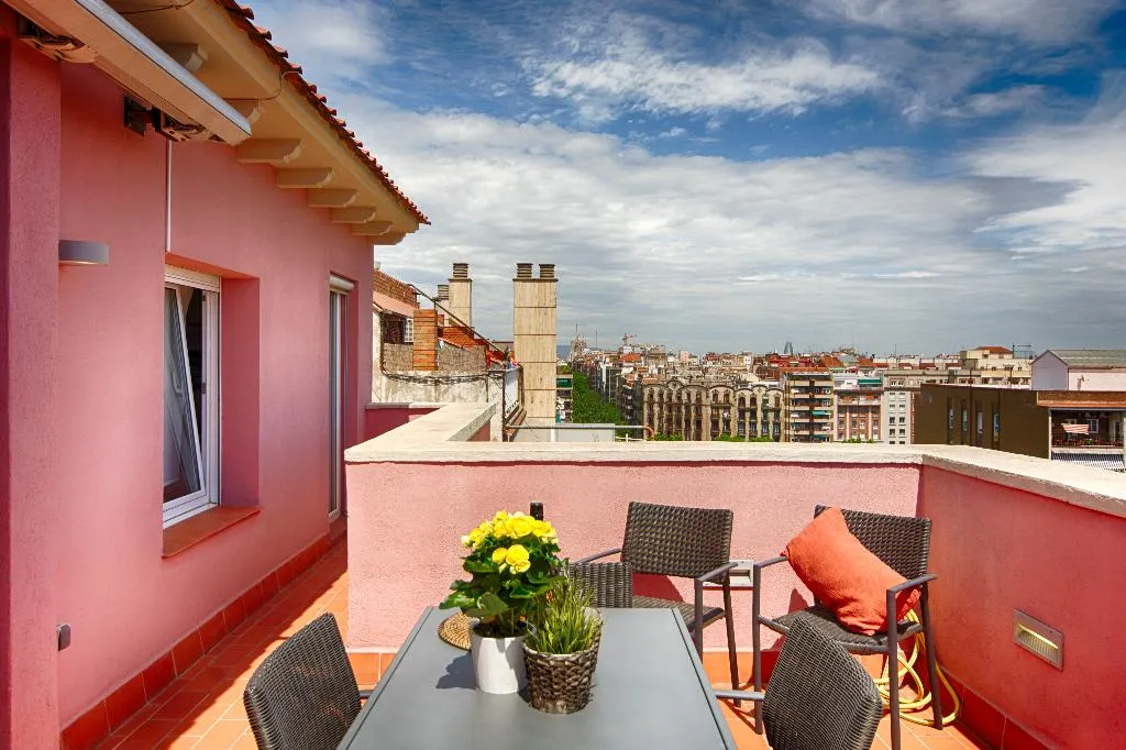 APARTMENT TWO BEDROOMS WITH TERRACE Room, Mercedes Heritage Apartments, Barcelona