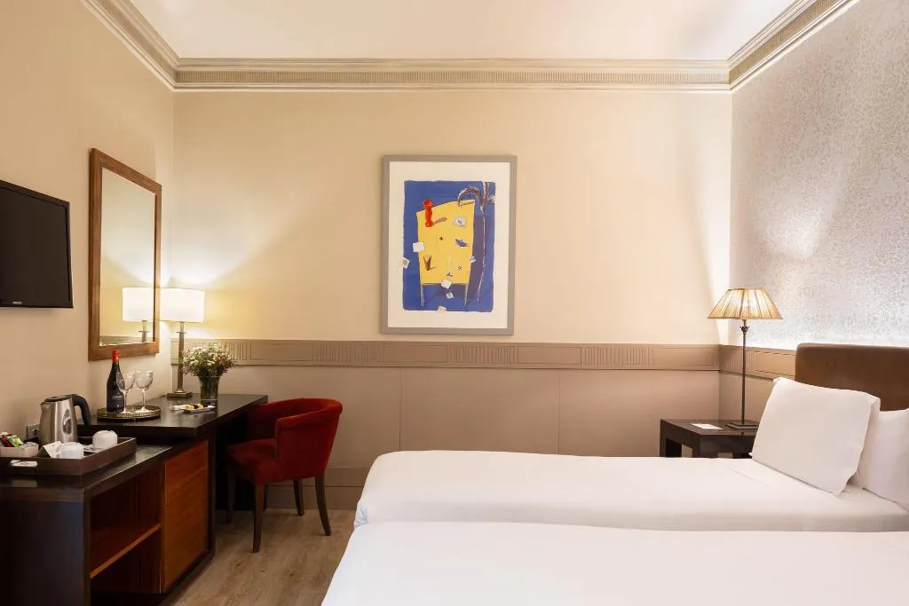 DOUBLE STANDARD Room, Duquesa de Cardona, Barcelona