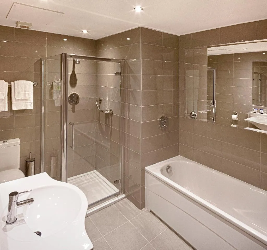 TRIPLE TWO BEDS Room, The Address Connolly Hotel, Dublin