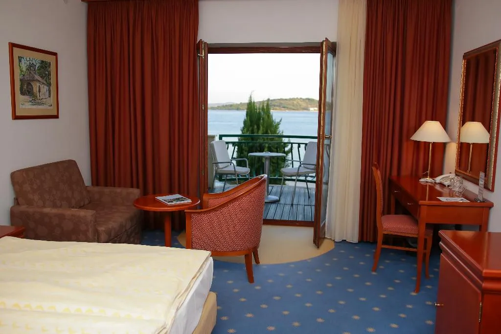 DOUBLE SUPERIOR SEA VIEW Room, Villa Radin, Split