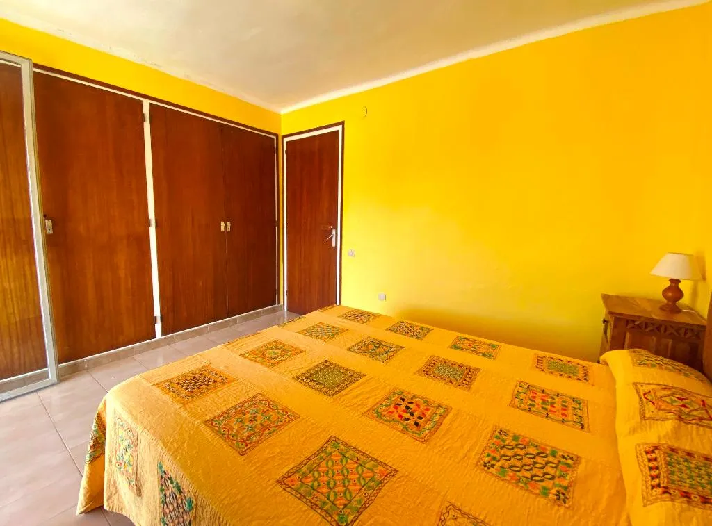 Room, Santa Rosa, Costa Dorada