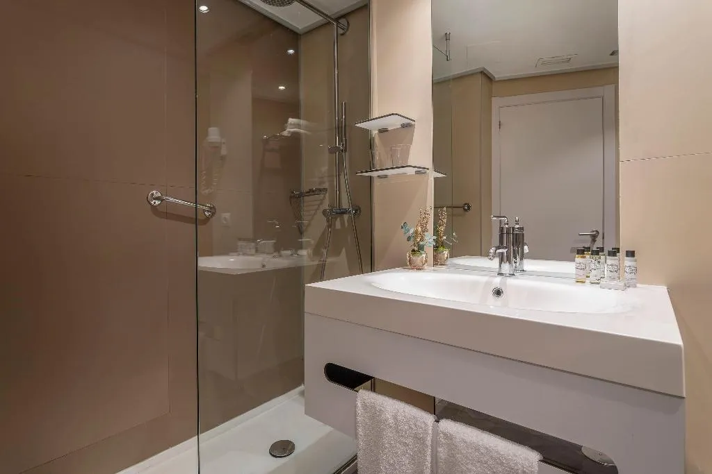 TOWNHOME WITH VIEWS Room, Innside Alicante Porta Maris, Costa Blanca