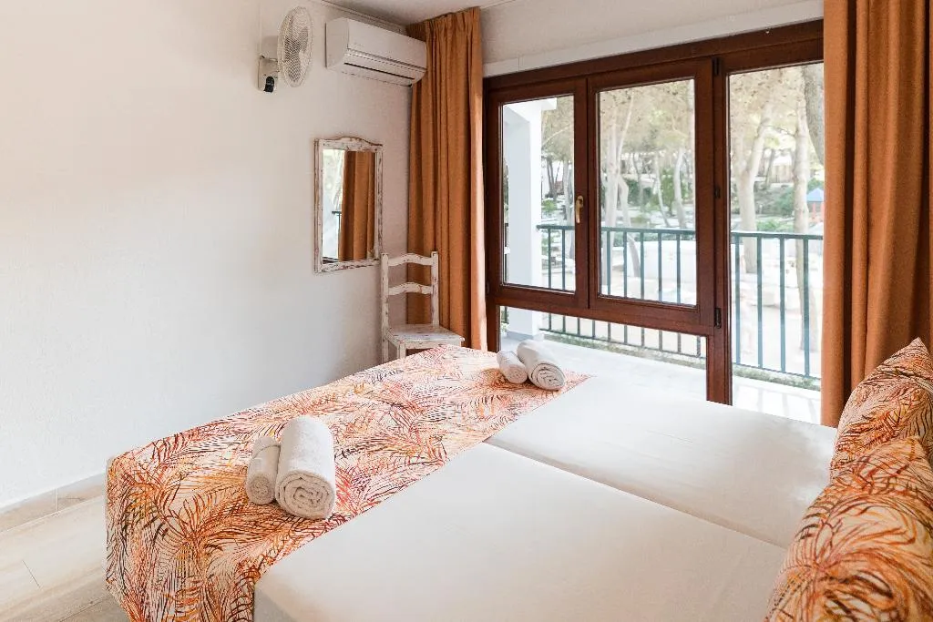 APARTMENT GARDEN VIEW Room, Sol Parc, Menorca