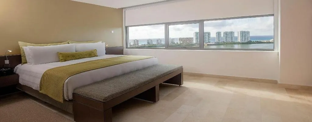 SUITE DELUXE Room, InterContinental Presidente Cancun Resort, Cancun Area