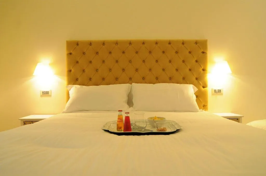 Room, Magia A Trilussa, Rome