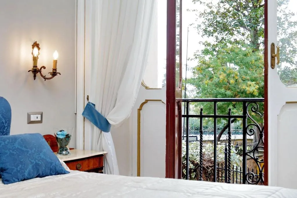 Room, Domus Monamì Luxury Suites, Rome
