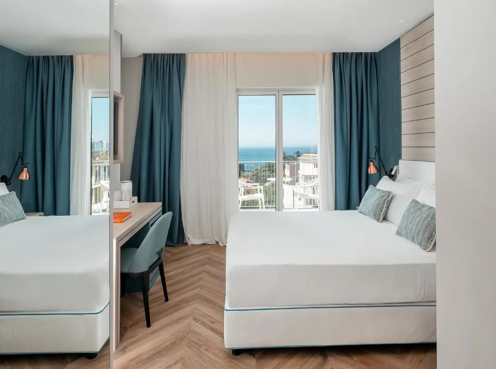 DOUBLE SUPERIOR Room, Tirrenia Hotel, Naples