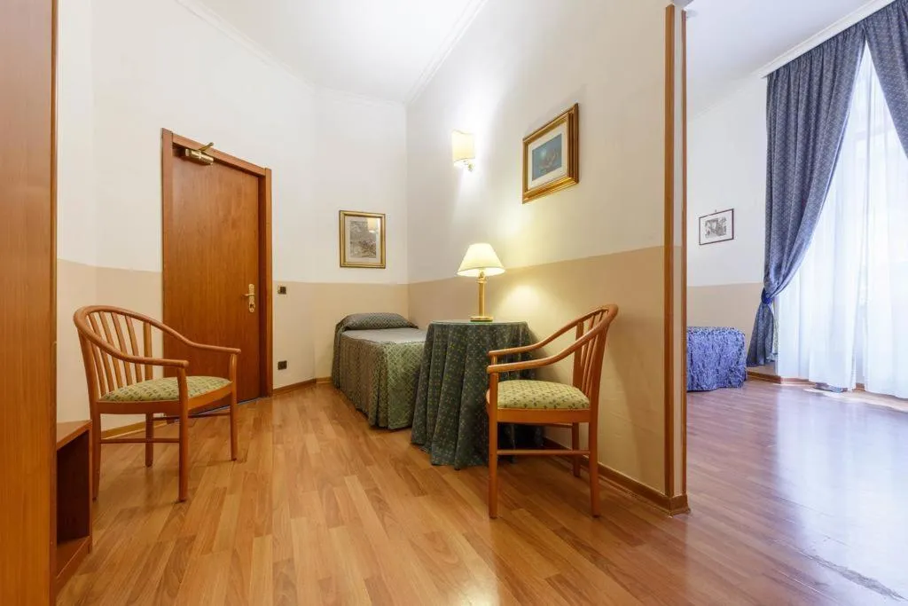 Room, Paris Hotel, Rome