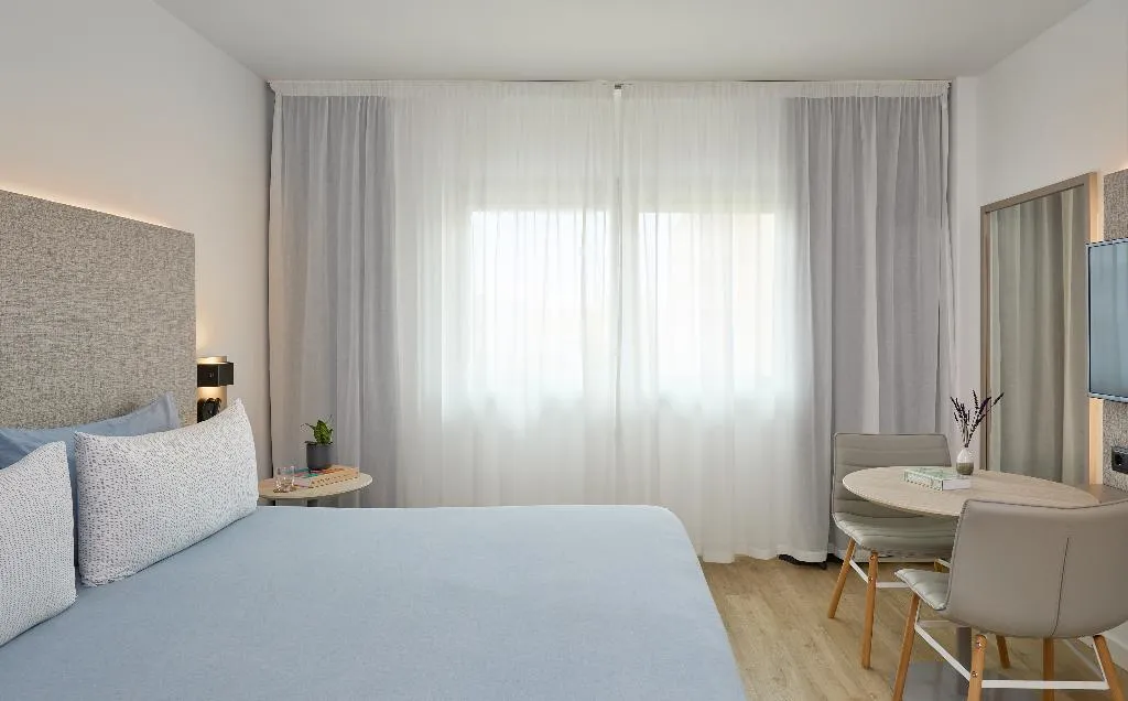 STUDIO CITY VIEW Room, INNSiDE by Meliá Barcelona Apolo, Barcelona