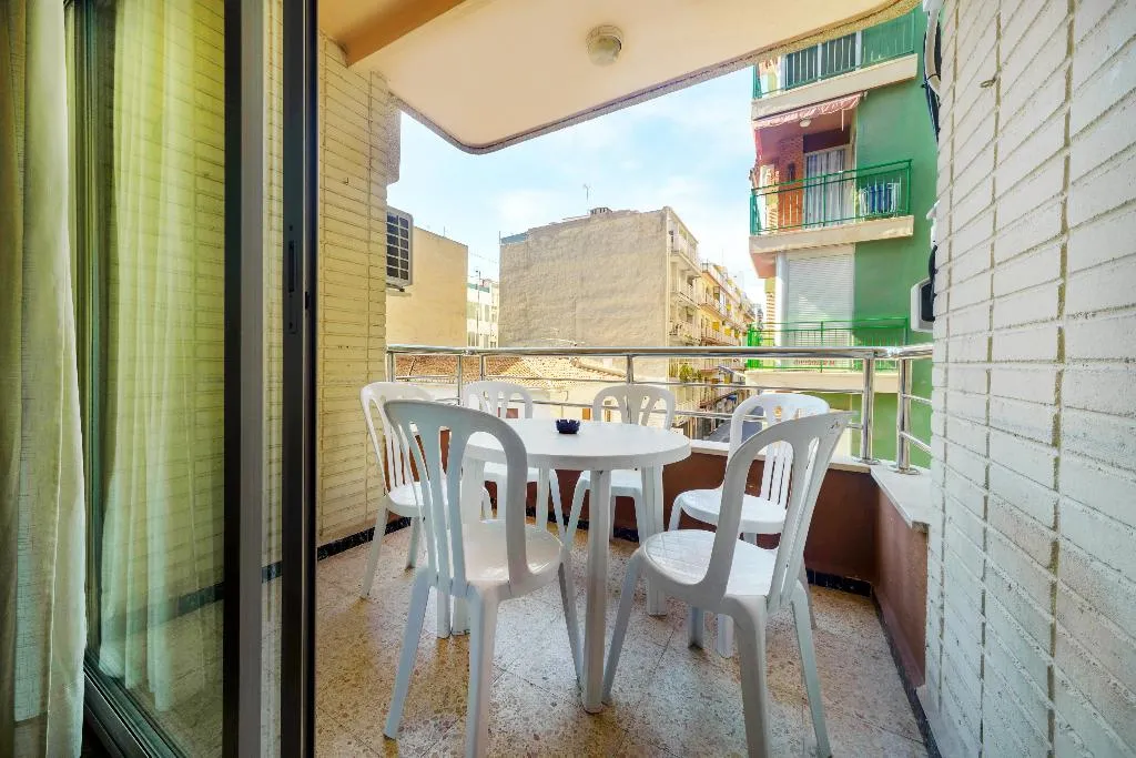 APARTMENT THREE BEDROOMS TWO BATHROOMS Room, Apartamentos Maja Beach, Costa Blanca
