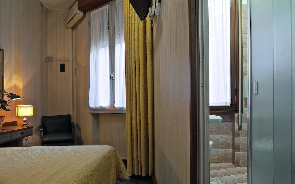 General view, Hotel London, Milan