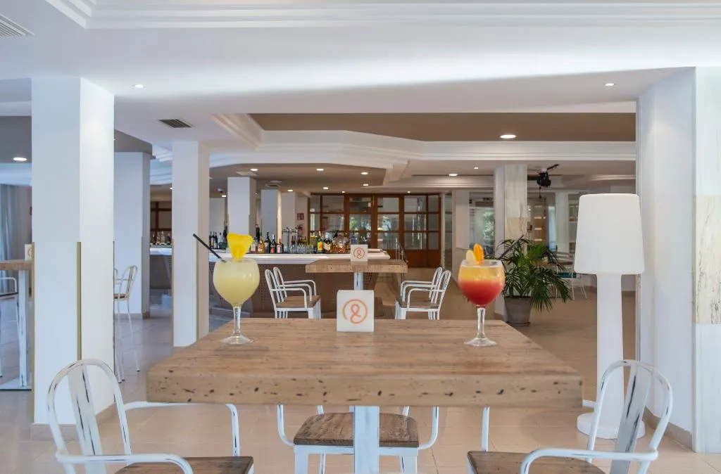 Bar, Smy Portocolom, Majorca