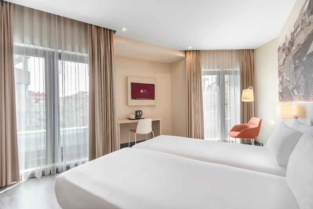 DOUBLE SINGLE USE WITH BALCONY Room, Dorma Liberdade, Lisbon