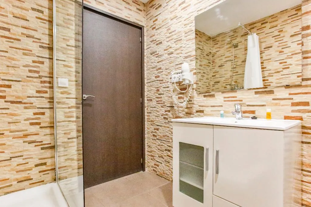 DOUBLE ECONOMY Room, Laramond Barcelona Rooms, Barcelona