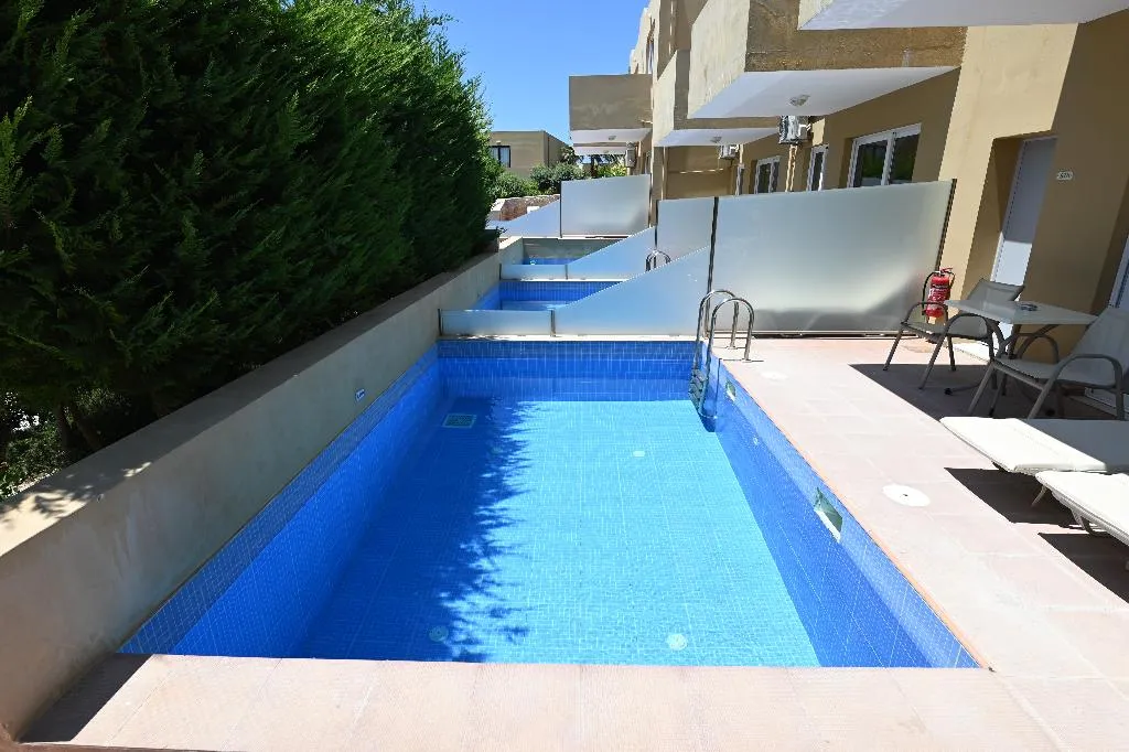 SUITE WITH PRIVATE POOL Room, RG Village Crete, Crete
