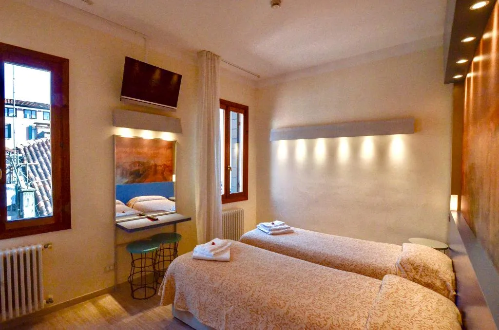 Double or Twin STANDARD Room, Locanda Silva, Venice