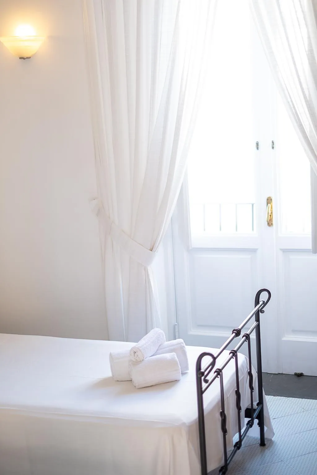 APARTMENT WITH TERRACE Room, Antico Palazzo Scala, Naples