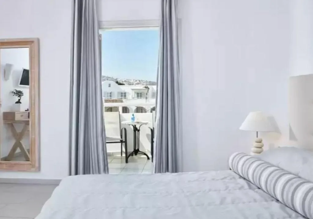 SINGLE STANDARD Room, Aegean Plaza, Santorini