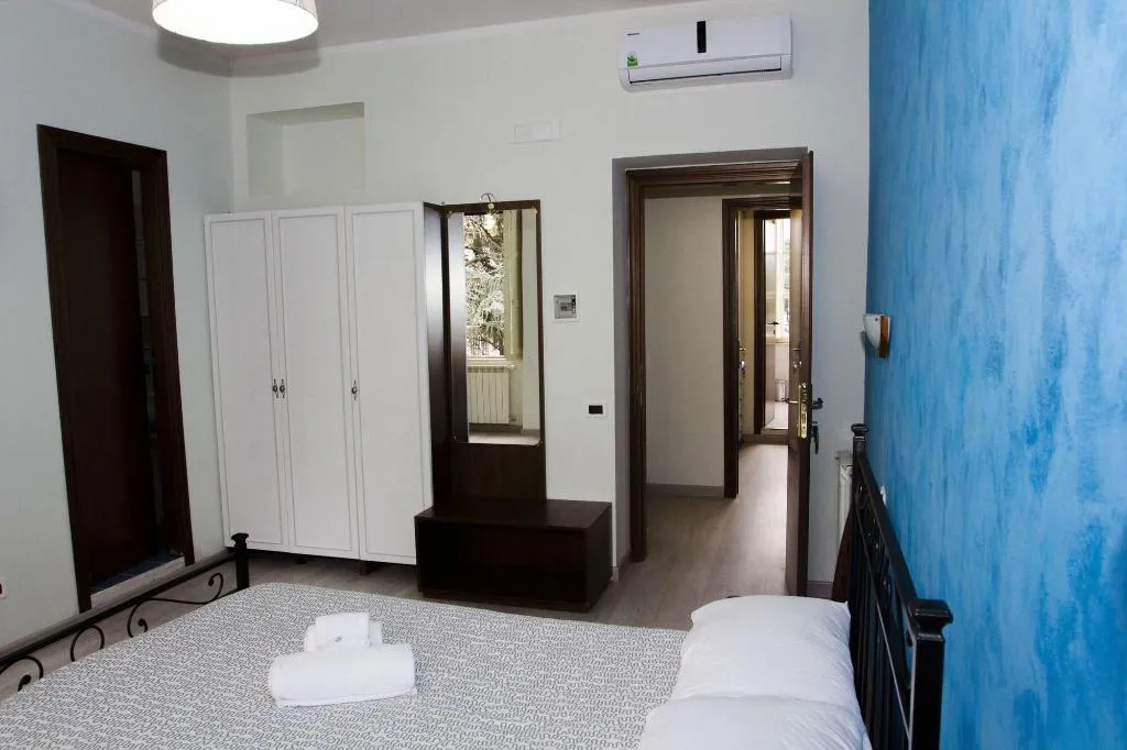 Room, Palazzo Santori, Rome